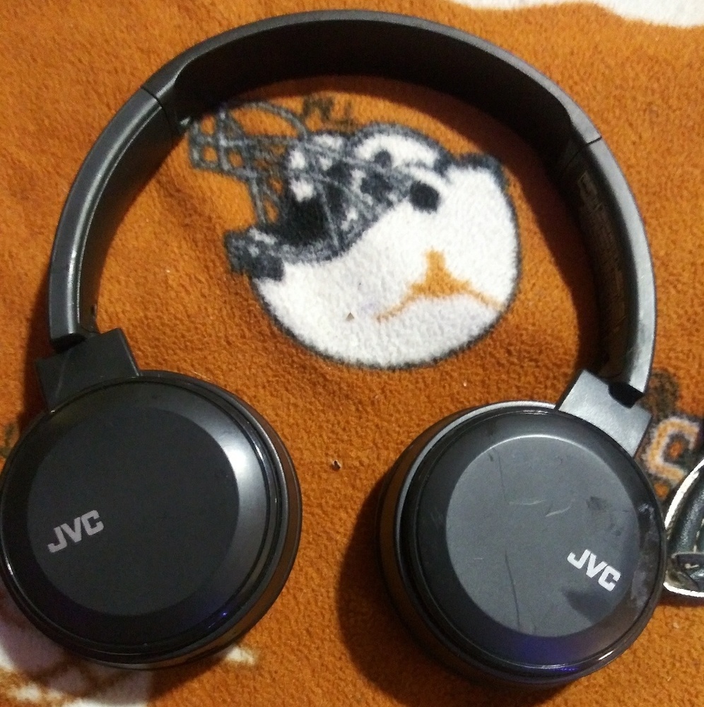 Bluetooth headphones